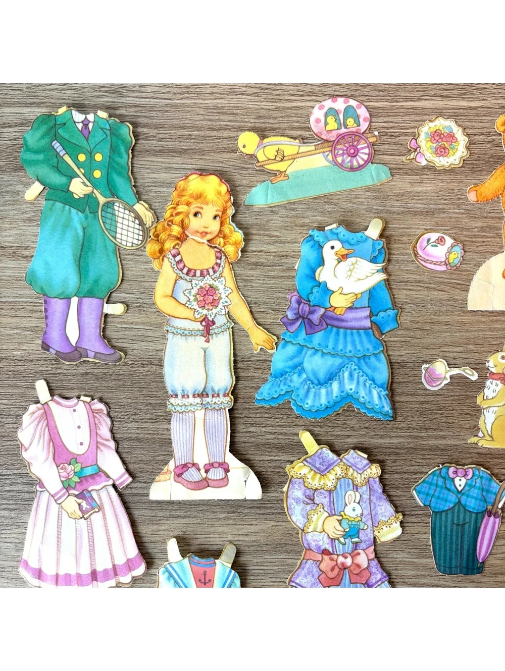 Vintage 1980s American Greetings Vicky Paper Doll Lot – Clothing & Accessories